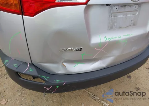 2014 Toyota Rav4 Xle z USA, uszkodzony, nr VIN JTMRFREV7ED082646